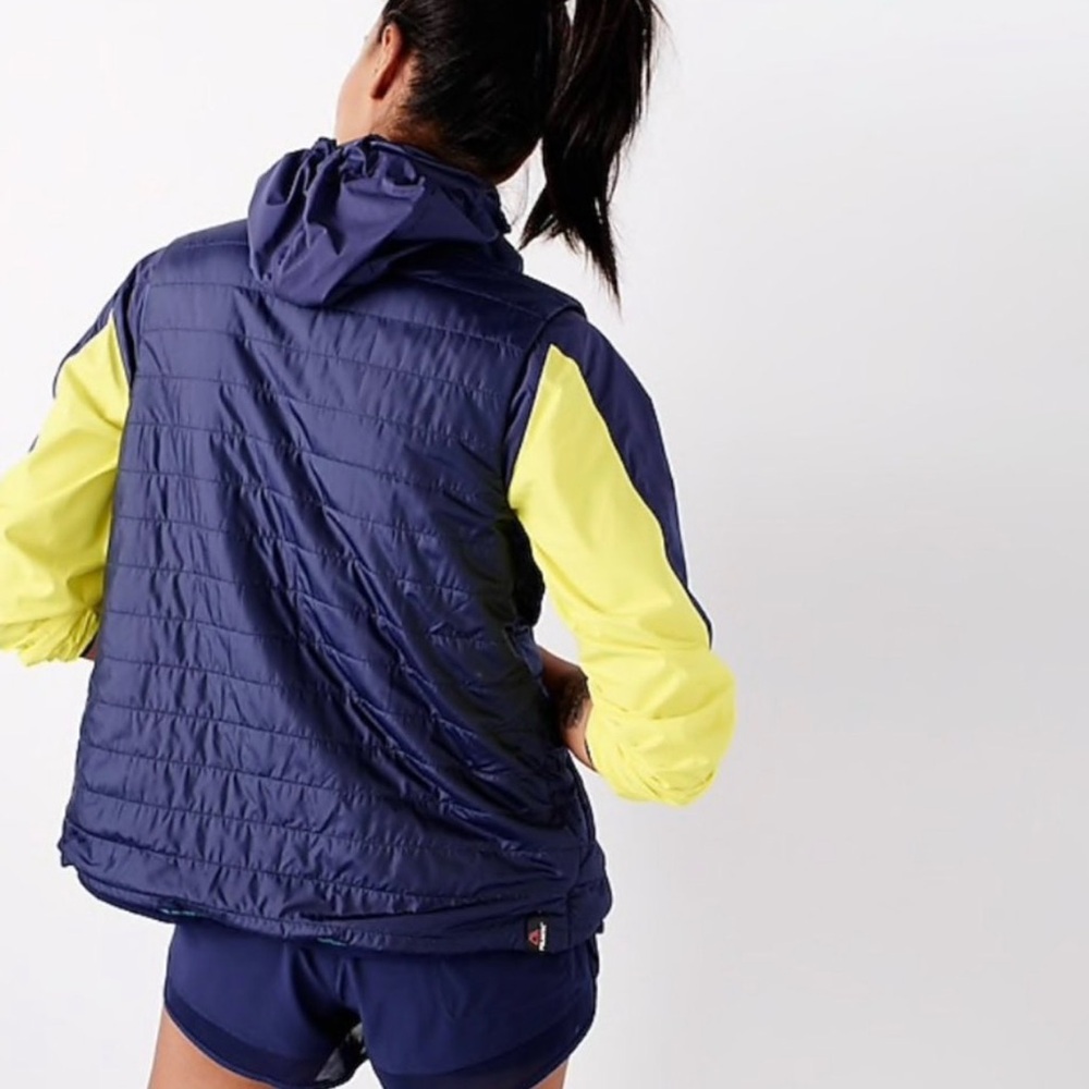 J.Crew New Balance vest Medium Navy Blue Warm Layer Running Hiking Camp